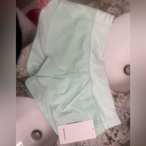 Lululemon 2.5 inch speed up shorts